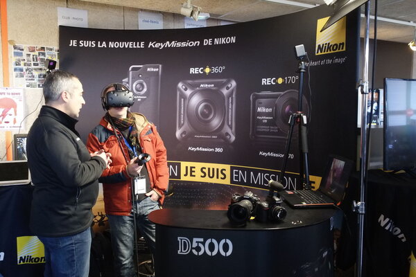 Réalité virtuelle sur le stand Nikon
 - Photo Vincent Jeannot

