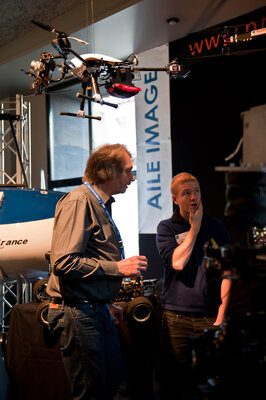 Christian Martinache et Alexandre... conversent sur le stand Propulsion
 Photo Pauline Maillet
