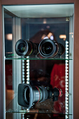 Zooms Canon en vitrine, dont le 17-120 mm
 Photo Pauline Maillet
