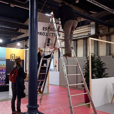 Signalisation de l’Espace projection en cours dans les allées du Production Forum
 - Photo Jean-Noël Ferragut

