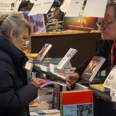 Agnès Godard et Dominique Gentil sur le stand AFC, côté librairie
 - Photo Marc Salomon

