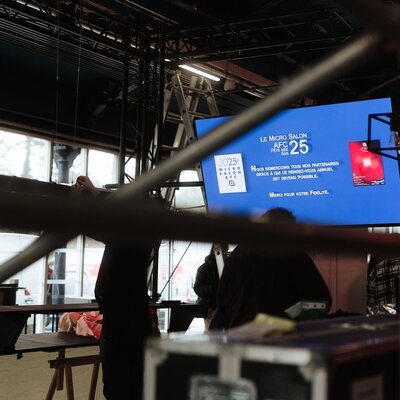 Un écran sur le stand de l’AFC en construction
 - Photo Katarzyna Średnicka

