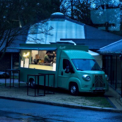 Un des food-trucks avant la ruée...
 - Photo Marc Salomon

