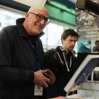 Thierry Pouget à la librairie du stand AFC
 - Photo Katarzyna Średnicka

