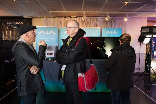 Patrick Arnoux et Jacques Pigeon sur le stand AJA
 - Photo Romain Mathieu

