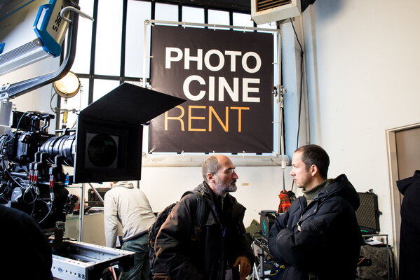 Pascal Baillargeau, au centre, sur le stand PhotoCineRent
 - Photo Romain Mathieu

