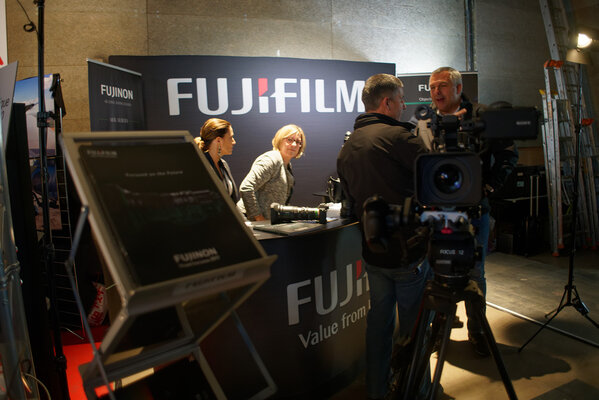 Betty Fort, Isabelle Smolarek, Cyril Vivien et Gilles Ginestet sur le stand Fujifilm
 - Photo Christine Mignard

