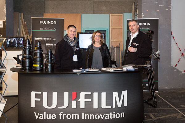 Cyril Vivien, Isabelle Smolarek et Gilles Ginestet sur le stand Fujifilm
 Photo Romain Bassenne
