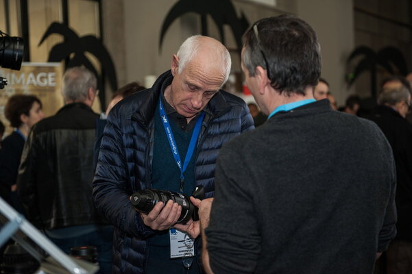 Michel Abramowicz, 40 mm Scorpiolens en mains, avec Didier Grezes
 - Photo Pauline Maillet

