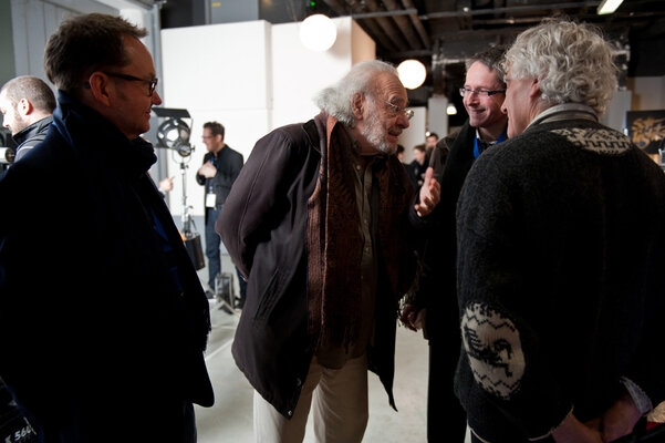 Hugo Santiago converse avec Dominique Rouchon, à gauche, Pierre Andurand et Jean-Yves Le Poulain
 Photo Pauline Maillet
