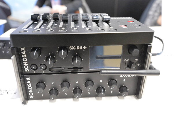 Enregistreur audio numérique Sonosax  SX-R4+ sur le stand Areitec
 - Photo Alain Curvelier


