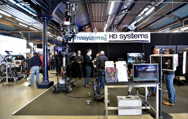 Les stands Loumasystems et HD Systems
 - Photo Alain Curvelier

